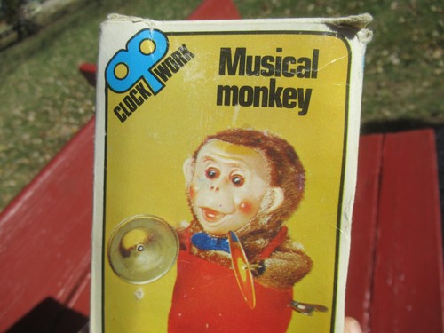 Vintage not working Wind-Up Musical Monkey with Clashing Cymbals in shabby box - Bild 16 von 19