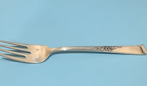 Sterling Silver Reed & Barton Classic Rose  Salad Dessert Fork 40 Grams