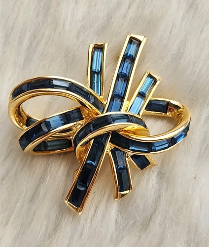 Vtg Nolan Miller Glamour Collection Blue Baguette Rhinestones Knot Bow Brooch  - Picture 2 of 15