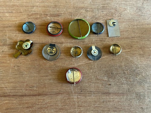 Vtg Pinback Badge Button Pin Fold Over Tab Lot Red Cross Patriotic Junk Drawer - Picture 14 of 24