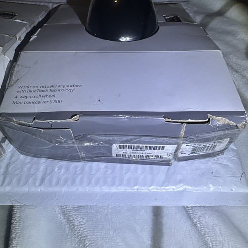 Microsoft Mobile 4000 Wireless BlueTrack Mouse - Picture 4 of 8