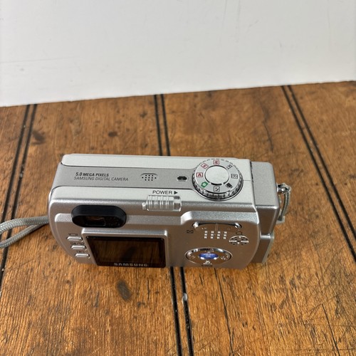 Samsung Digimax 530 5.0MP Digital Camera Silver W/ Strap Tested 12 X Zoom - Picture 4 of 6
