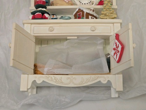 NIB Hallmark Keepsake 2011 Mrs. Claus's Cupboard KOC Event 19 Artist Signatures - Picture 6 of 13