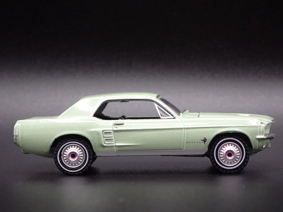 1967 67 FORD MUSTANG COUPE RARE 1:64 SCALE COLLECTIBLE DIORAMA DIECAST MODEL CAR - Image 4 of 4