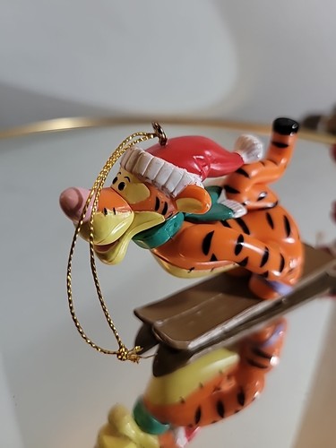 Two Vintage Ornaments Christmas Tigger Skiing And Elmo Caroling Heavily Used - Picture 11 of 11