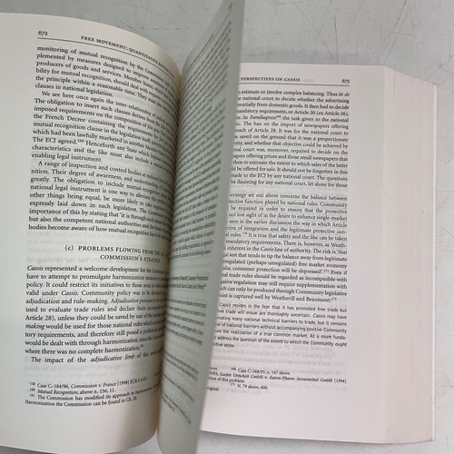 EU Law Text, Cases & Materials 3rd Edition - Paul Craig, De Búrca Oxford Book - Picture 22 of 23