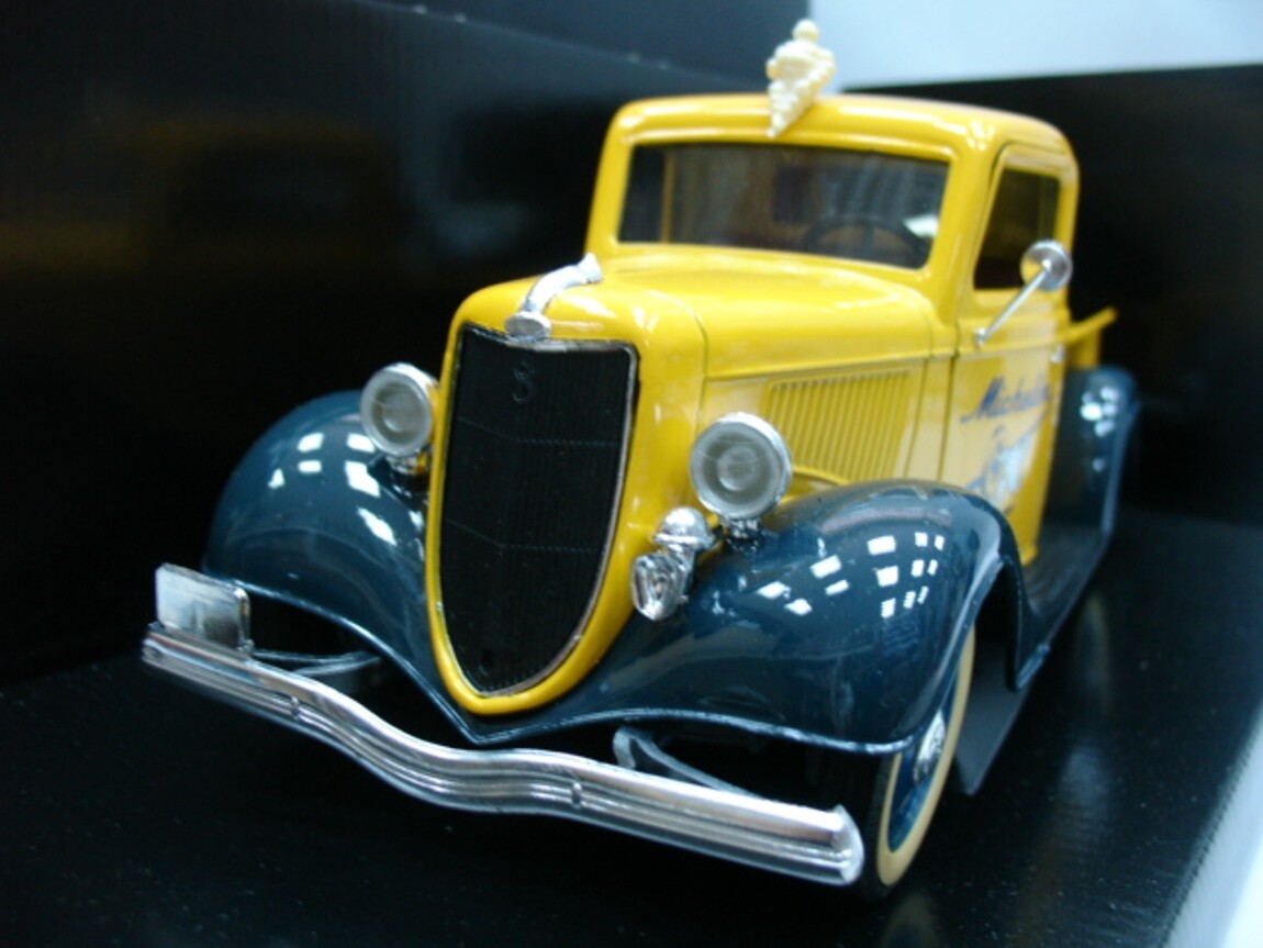 ULTRA RARE Ford Model 40 V8 Michelin Tow Truck 1934 Yellow 1