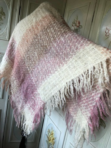 VTG AVOCA FUZZY WOOL SCARF FRINGE THROW CREAM LILAC PINK PEACH TAN IRELAND 64x48 - Picture 5 of 10