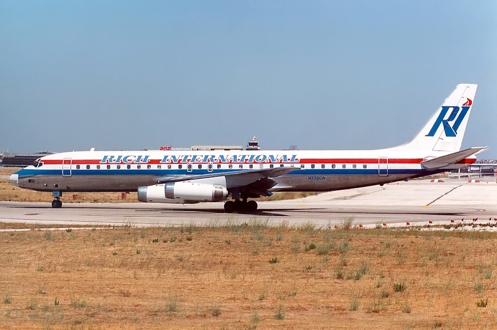 If862jn0619 1 200 Rich International Airways Douglas Dc-8-62 N772ca mit Ständer If862jn0619 1 200 Rich International Airways Douglas Dc-8-62 N772ca mit Ständer