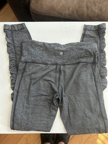 Lululemon Women's Reversible Black/Gray Leggings Full Length Size 8 - Picture 1 of 6