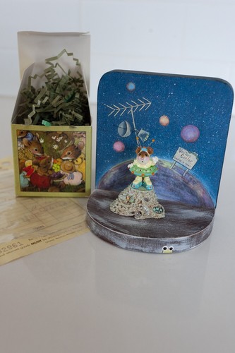 Store Special Wee Forest Folk GREETINGS! WFF EV-2003 Yellow Suit Mint, Stand Box