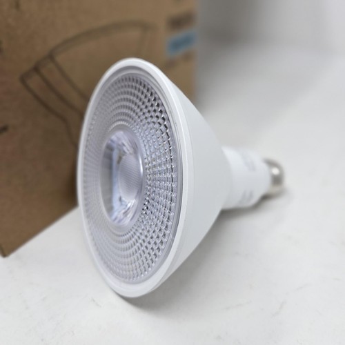 LED Technology 90W Replacement Par38 Daylight T20 Certified Bulbs 4 Pack 900 Lum - Picture 2 of 4