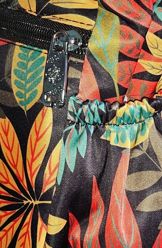BOLSO BANDOLERA YUESITEBAGS TROPICAL FLORAL NYLON RESISTENTE AL AGUA LG CAPACIDAD NUEVO SIN ETIQUETAS - Imagen 6 de 9