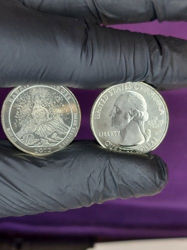 2012 P&D Hawaii Volcano and 2017 P&D Ozark River Quarters Uncirculated from roll - Bild 3 von 4