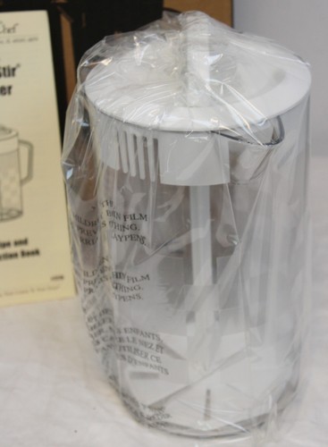 NEW Pampered Chef Quick Stir Pitcher 2 quarts #2270 Recipes Instructions 1/2 Gal - Picture 3 of 6