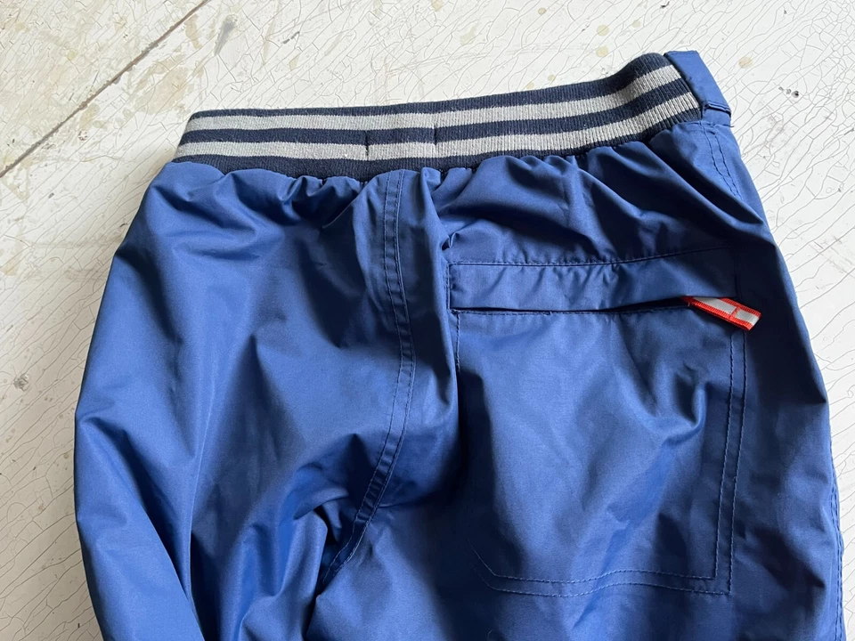 Calça de esqui/neve azul marinho MINI BODEN masculina tamanho 11-12 - Imagem 2 de 3