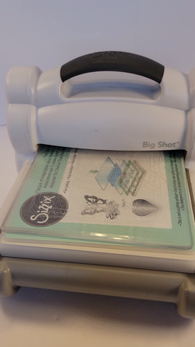 Sizzix Big Shot Maschine Einzelhandel 129,99 $ mit Standardplattform, dünner Matrizenadapter - Video 1 von 1