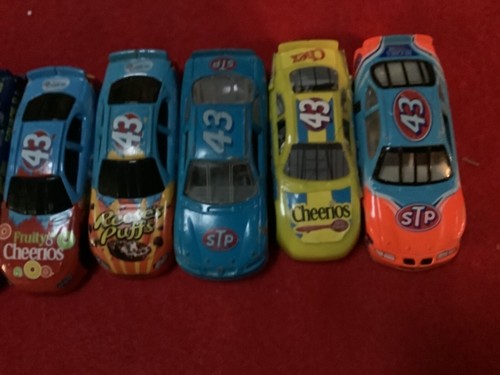 7 VINTAGE RARE NASCAR 1/64 #43 petty Cheerios #55 looneytunes Andretti Hamilton - Picture 2 of 4