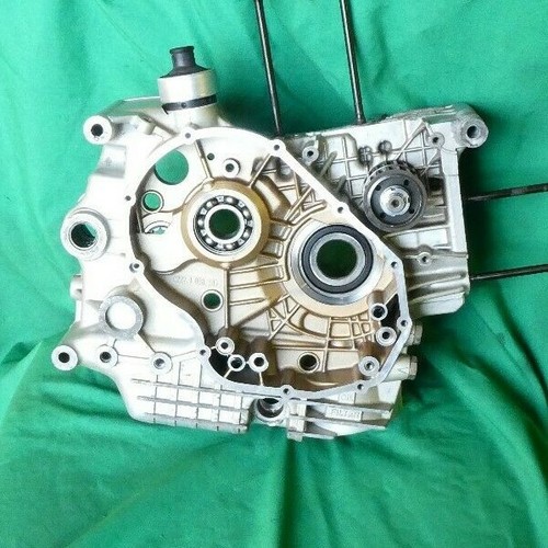 GENUINE DUCATI ST2 ENGINE CASE PAIR MATCHING - Picture 2 of 12