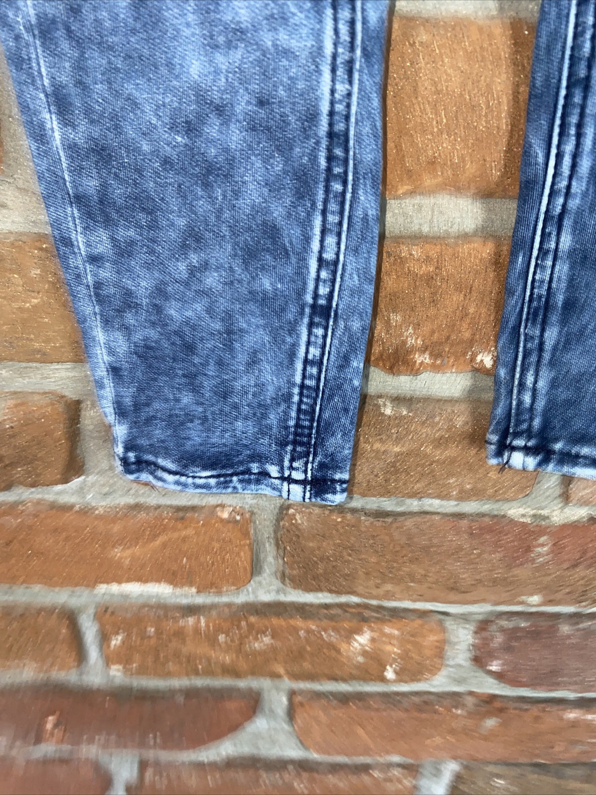 Picture 2 of 6