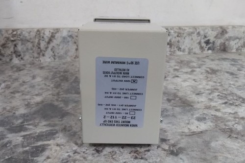 Condizionatore di potenza SolaHD 23221122 120/208/240/480VAC ingresso 120/240VAC uscita - Foto 8 di 11