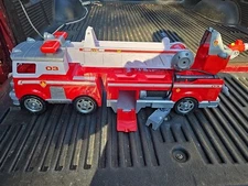 Paw Patrol Ultimate Rescue Fire Truck Extendable 2 ft Tall Ladder LIGHTS & SOUND