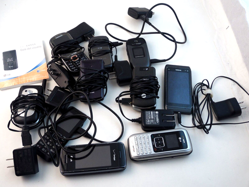 Teléfonos abatibles de colección, AT&T, Verizon, Motorola, Razor, Kyocera, cargadores, chatarra dorada - Imagen 2 de 24