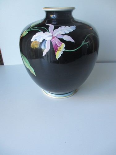 Koenigszelt , Germany , Large Vase , Sunning hand painted Lilac Lily Flowers VGC - Picture 4 of 8