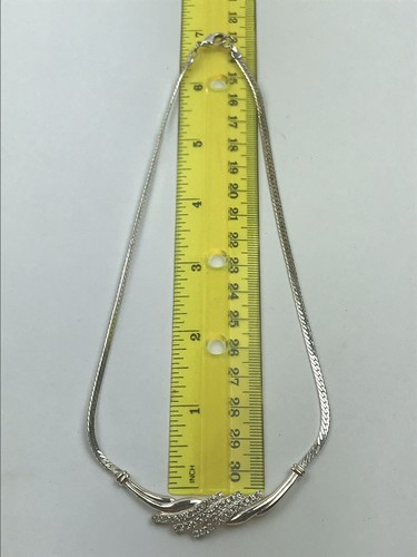 Avon Necklace Silver Tone Herringbone Geometric Design Clear Rhinestones ~15" - Picture 6 of 7