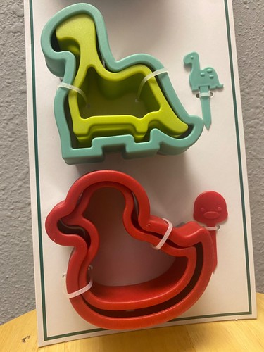 NWT Sandwich Cutter Set 9 Pcs Bear Dinosaur Duck CUTE - Picture 3 of 6