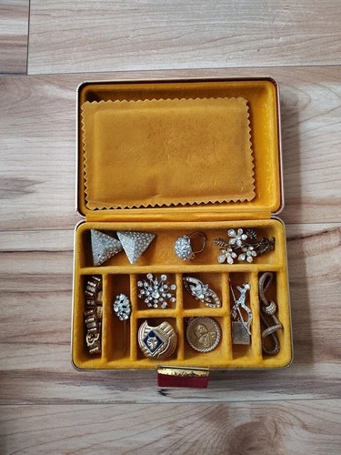 Vtg Jewelry Box Filled With VTG Costume Rings, Necklace  Earings, Brooches