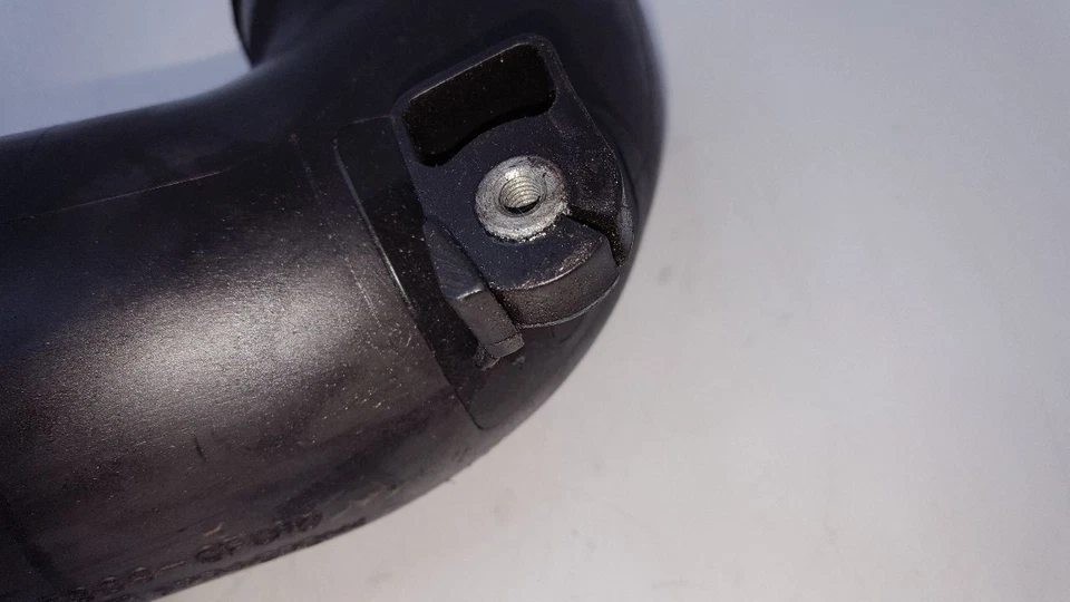 Tubo de manguera de admisión de aire 2002 2003 2004 2005 Toyota Tundra Sequoia 4,7 litros Foto 2 de 4