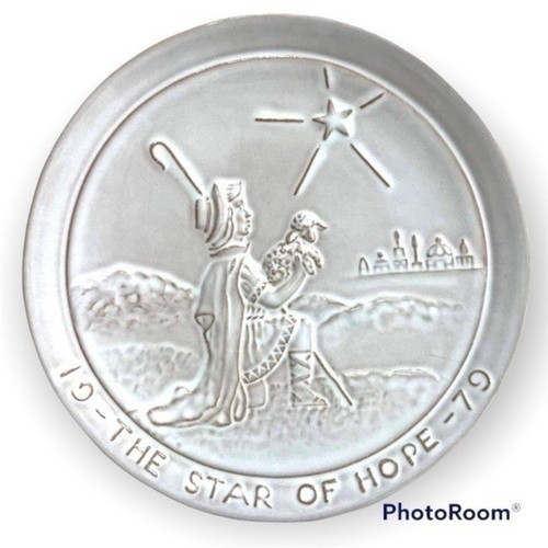 Frankoma Joniece Frank 1979 'Star of Hope' Plate - Picture 5 of 6
