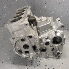 Engine Crankcase Assy. Case / Cylinder Block Cases 01-02 GSXR1000 GSXR 1000
