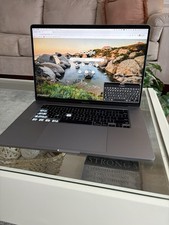 Apple MacBook Pro 16" Touch 2019 - Core i7, 16GB RAM, 500GB SSD