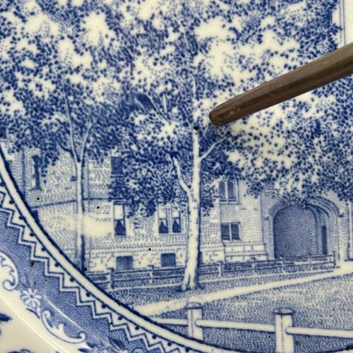 Wedgwood YALE 1931 Vanderbilt-Scientific Hall II 1906 PLATO DE GABINETE DE CENA AZUL - Imagen 5 de 13