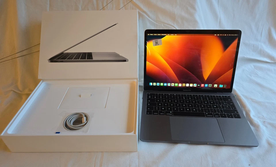 Apple MacBook Pro 13" 2017 · i7 · 16GB · 1000GB, photo 1 sur 5