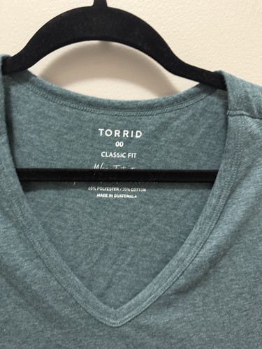 Torrid Classic Fit V-Neck Tee Bundle Size 00 (L/12) Aqua Teal Green Heathered - Picture 9 of 12