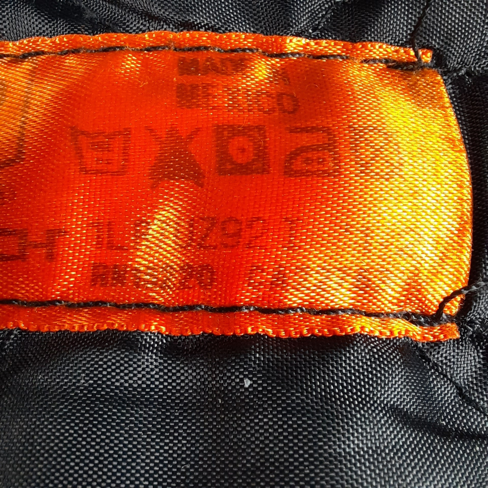 Foto 9 di 12