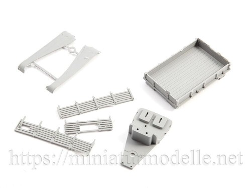 1:43 ZIS E 134 Flatbed Military Truck NVA CA Russian Russian Military Truck Kit - Picture 4 of 14