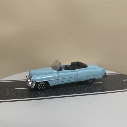 Yat Ming #8902 1951 Cadillac Series 62 Eldorado Convertible Light Blue 1:64 NM - Picture 6 of 12
