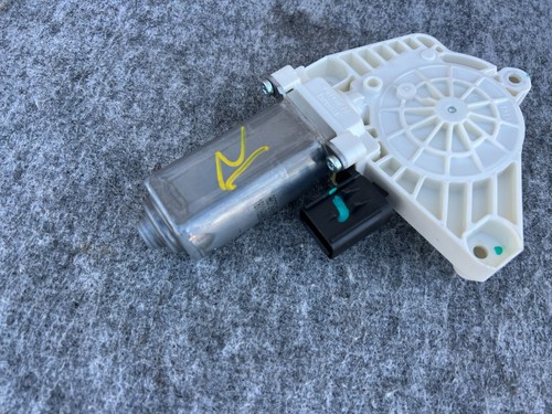 INFINITI Q60 2017-2022 OEM RIGHT PASSENGER DOOR WINDOW POWER MOTOR ASSEMBLY - Picture 2 of 4