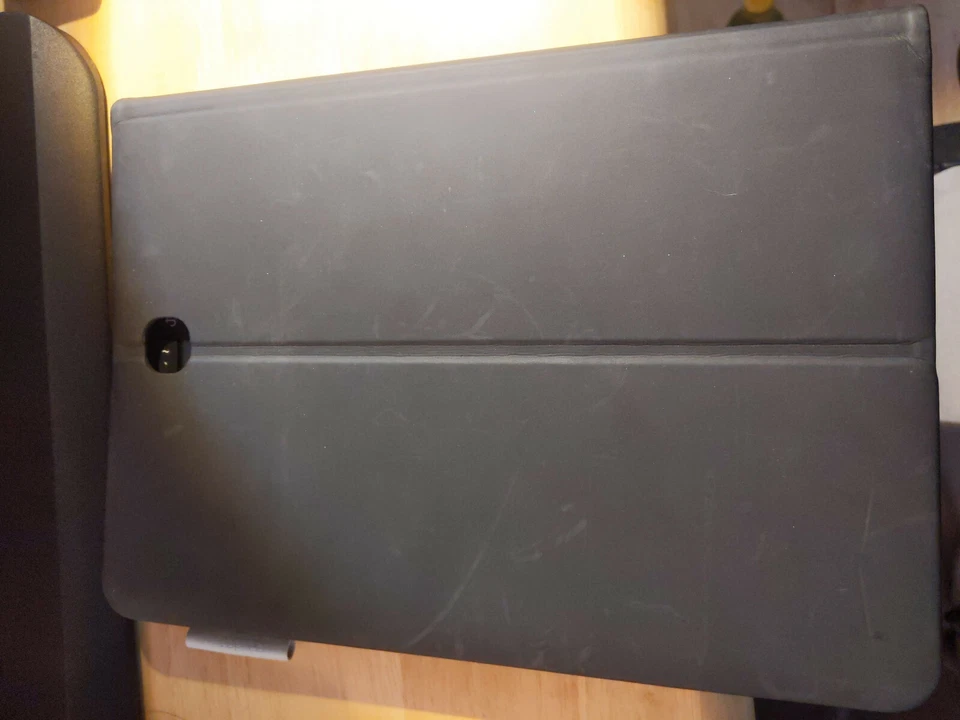 Pares de teclado Logitech Bluetooth con todas las tabletas para tabletas Samsung 10.5 Foto 3 de 3