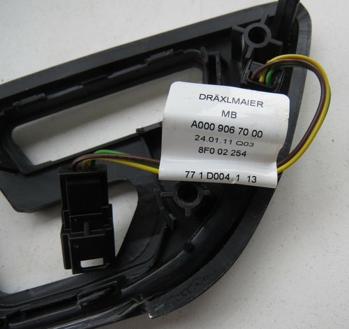 Mercedes-Benz GLE300d GLE350 OEM Door Molding Front Right 1667203622 - Picture 4 of 9