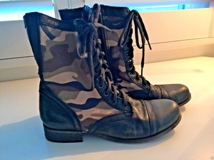 steve madden camo boots