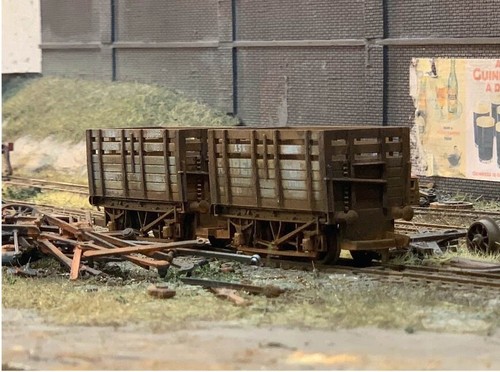 OO gauge wagons, abandoned coke wagons. Ref T4C - Bild 2 von 3