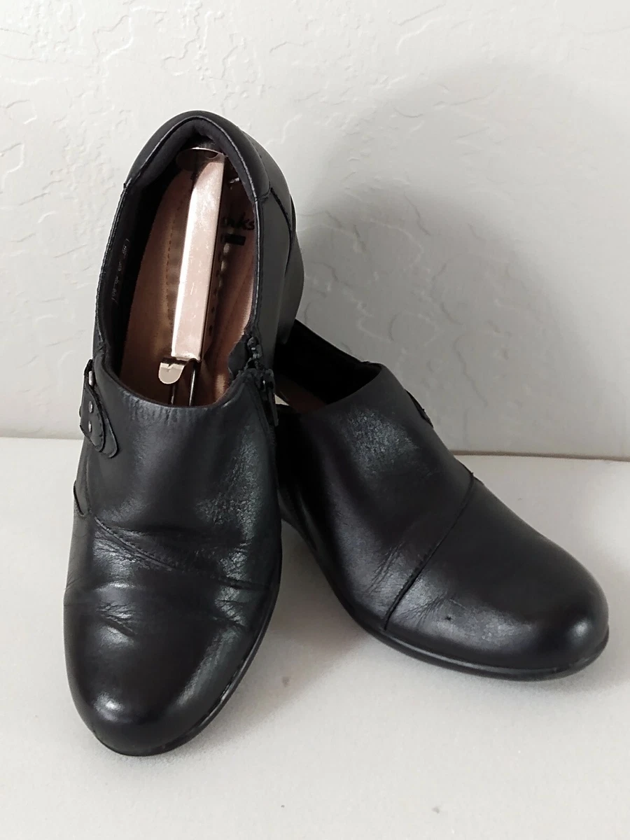 Clarks Collection Womens Loafers Shoes 15260 Sz 9 M Black Leather side Zipper