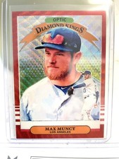 2019 Panini Donruss Optic Max Muncy Red Wave Diamond Kings! #26