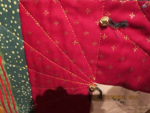 ALBERO DI NATALE TRAPUNTATO CON BOTTONI E CAMPANELLE ---QUADRATO 19"--#R17-7 - Foto 22 di 24