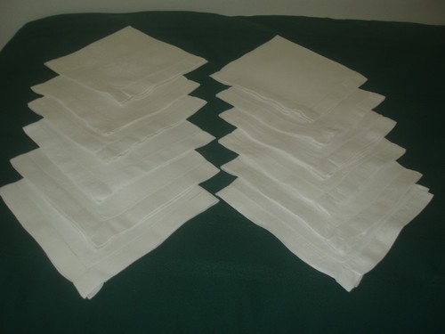 ANTIQUE WHITE DAMASK LINEN (12) " 18" SQUARE NAPKINS